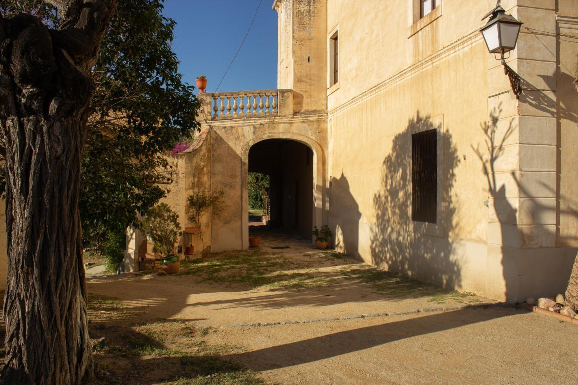 Can Rovira - Stunning Neoclassical Mansion, Just 20 Min Drive From Barcelona City Center, Ideal For Groups And Families Alella Luaran gambar